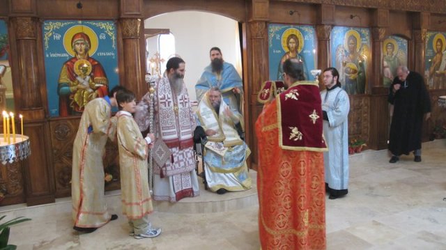 2010stmatthewfirstliturgy054